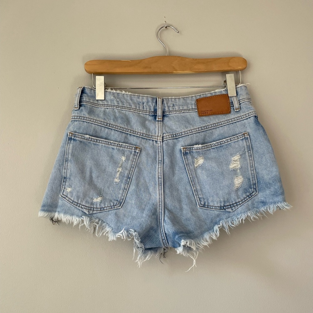 🦋3/$50 Zara light wash denim shorts